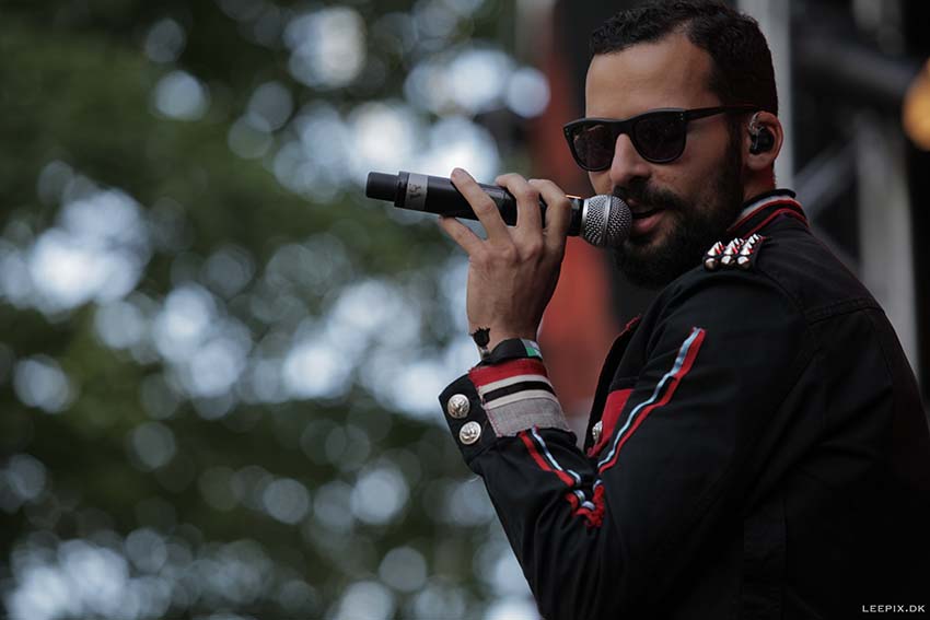 Live_165