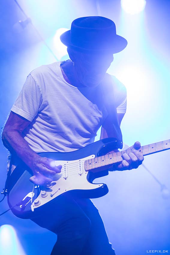 Live_21